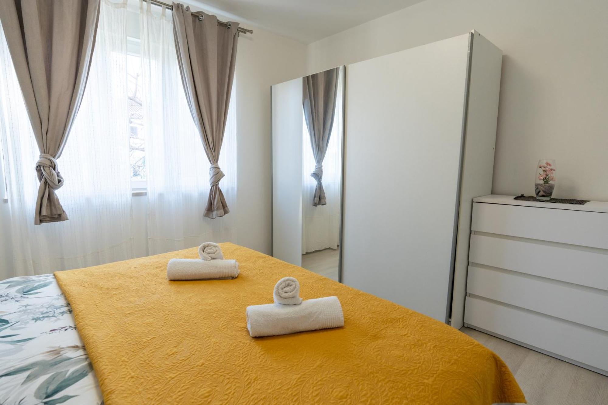 Two-Bedroom Apartment Rea In Rovinj Kültér fotó